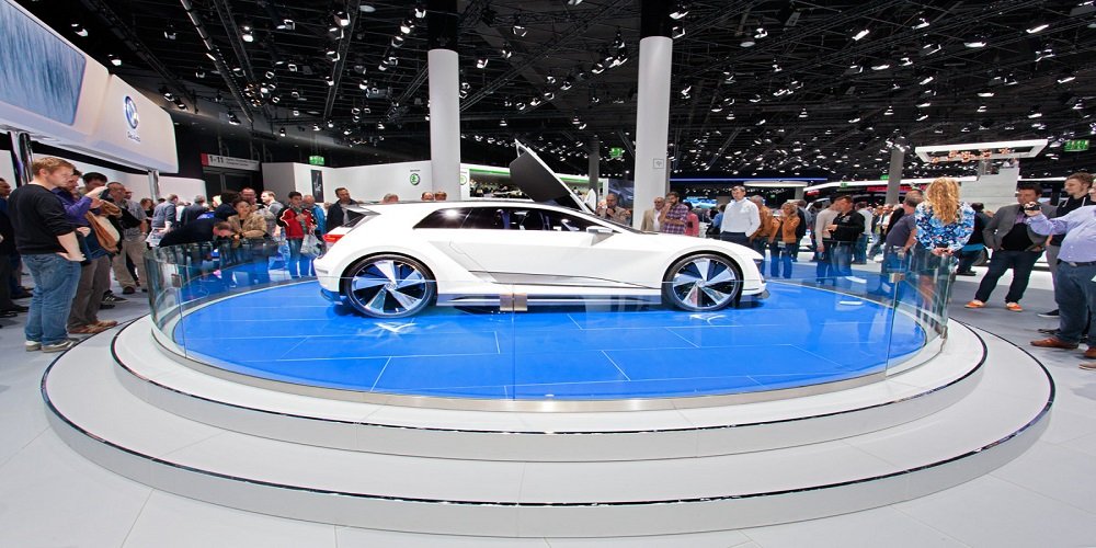 How does a car turntable work?