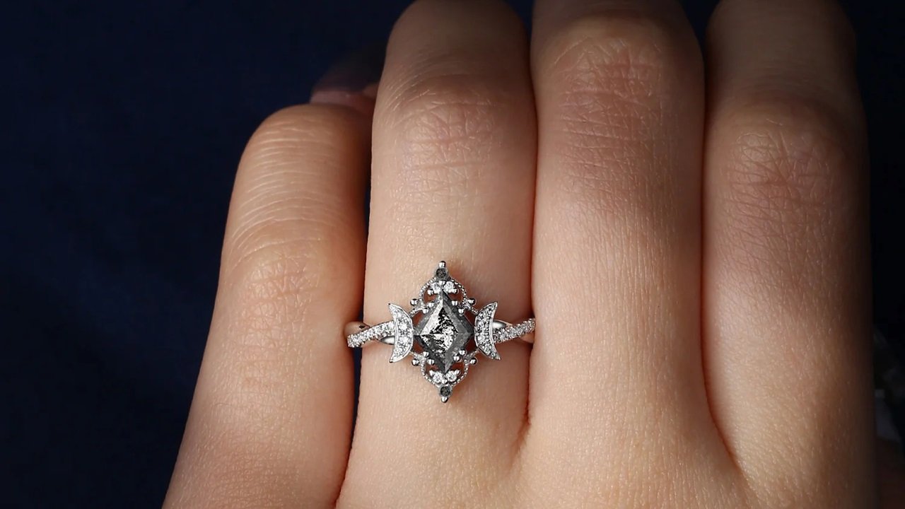 How to Style Your Salt and Pepper Diamond Engagement Ring from StarlandUS